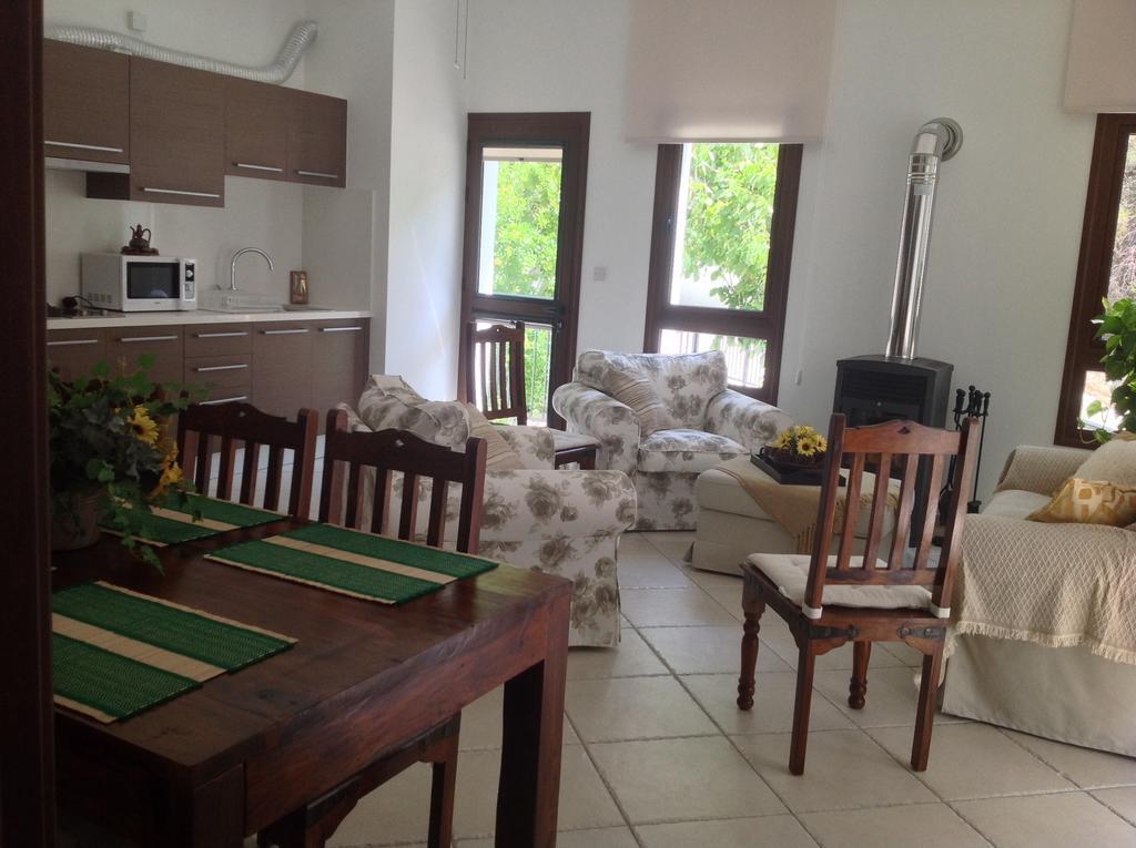 Ferienwohnung Ta Spitakia Tis Theodosias Kalopanagiotis Exterior foto